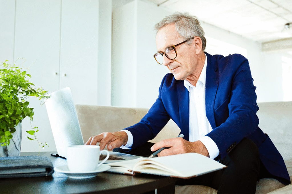 New to Medicare? Here’s When You Should Enroll and When You’re Eligible to Switch Plans image